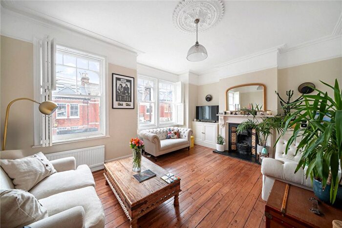 2 Bedroom Maisonette For Sale In Mandalay Road, London, SW4