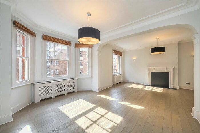 3 Bedroom Flat To Rent In Cumberland Mansions, Brown Street, W1H