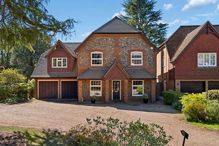 5 Bedroom Detached House For Sale In The Hawthorns, Chalfont St Giles (Little Chalfont), HP8