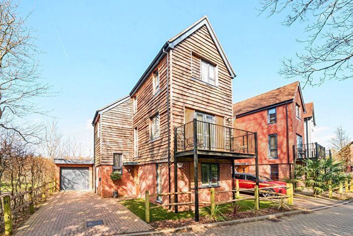 4 Bedroom Detached House For Sale In Chervil Close, Godalming, GU7