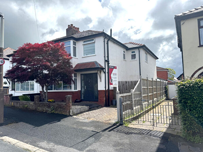 4 Bedroom Semi-Detached House For Sale In Hawkhurst Avenue, Preston, PR2
