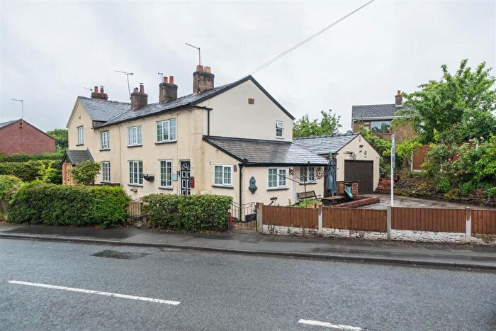 3 Bedroom Cottage For Sale In Runcorn Road, Barnton, Northwich, CW8