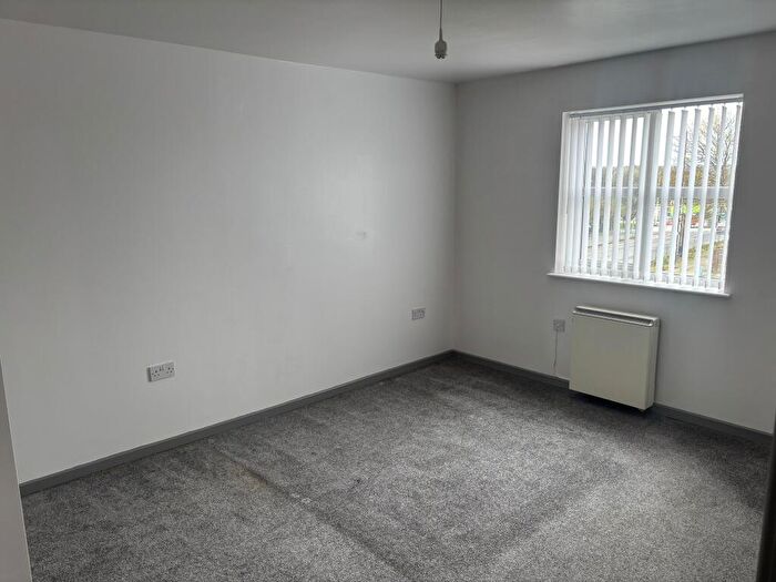 2 Bedroom Apartment To Rent In Egan Court, CH41
