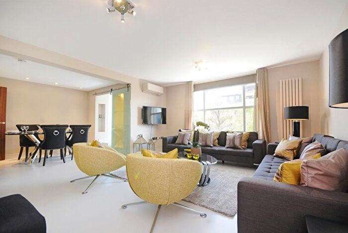 3 Bedroom Flat To Rent In St. Johns Wood Park, London, NW8