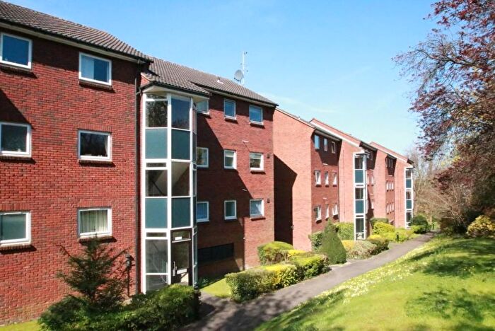 2 Bedroom Flat To Rent In Theresas Walk, Sanderstead, South Croydon, CR2