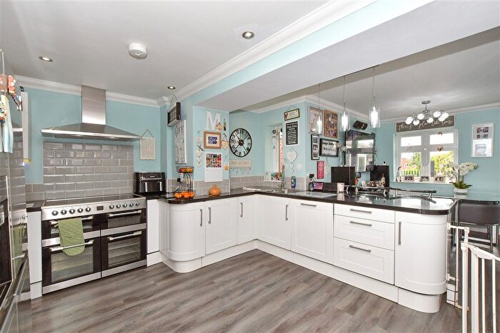 4 Bedroom Semi-Detached House For Sale In The Ridge, Kennington, Ashford, Kent, TN24