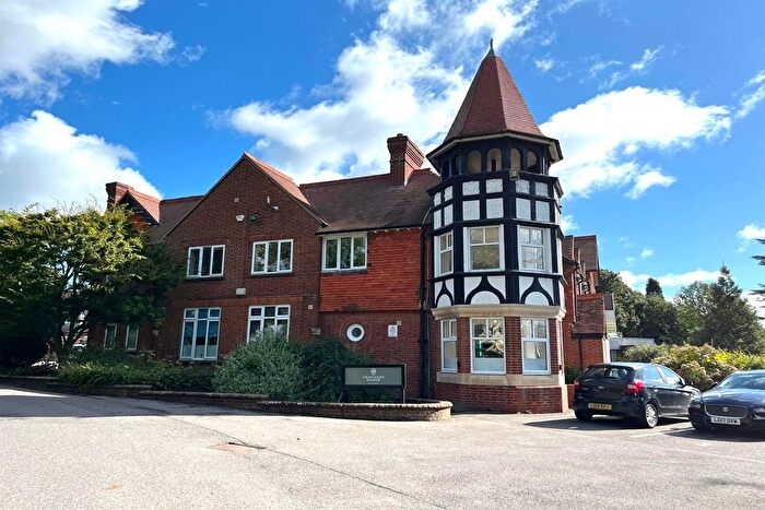 2 Bedroom Flat To Rent In Graylands Manor, Langhurstwood Road, Horsham, West Sussex, RH12