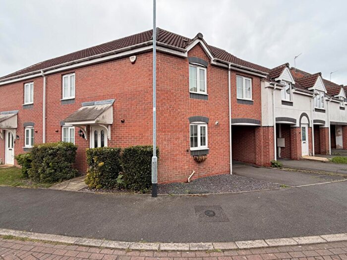 3 Bedroom Town House To Rent In Gresham Close, Sutton In Ashfield, NG17