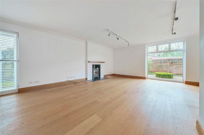 3 Bedroom Detached House To Rent In Hildenbrook Farm, Riding Lane, Hildenborough, Tonbridge, TN11