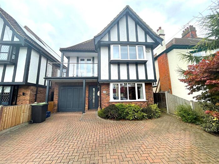 4 Bedroom Detached House For Sale In Burnham Road, Leigh-On-Sea, SS9