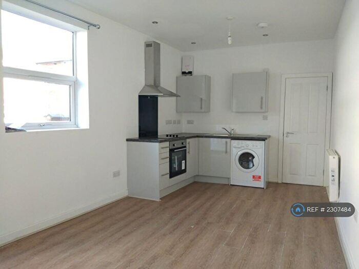 1 Bedroom Flat To Rent In Grosvenor Road, Rugby, CV21