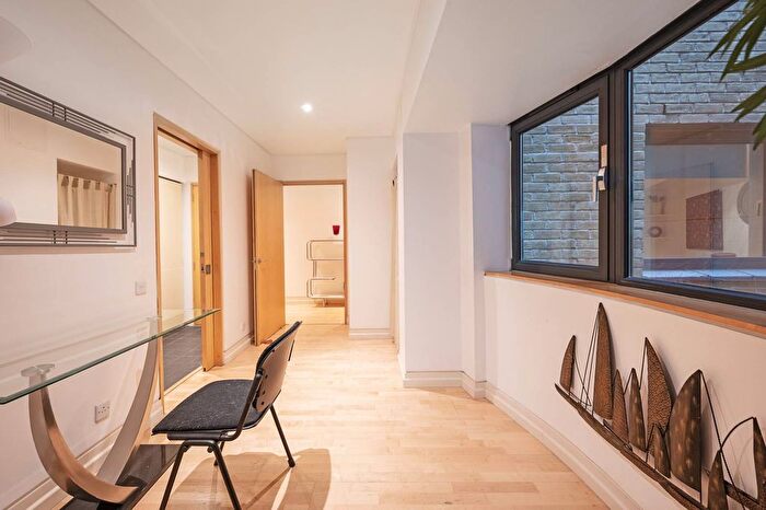 1 Bedroom Flat To Rent In Britton Street, Clerkenwell, London, EC1M
