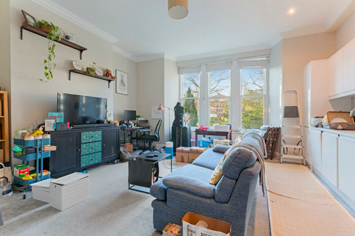 1 Bedroom Apartment To Rent In The Gardens, East Dulwich London, SE22