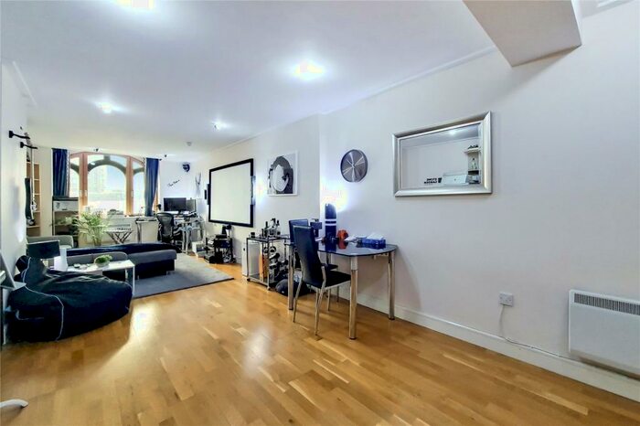 1 Bedroom Flat To Rent In City Approach, City Road, London, EC1V