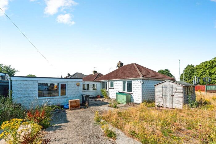3 Bedroom Detached Bungalow For Sale In Cricklade Road, Swindon, SN2