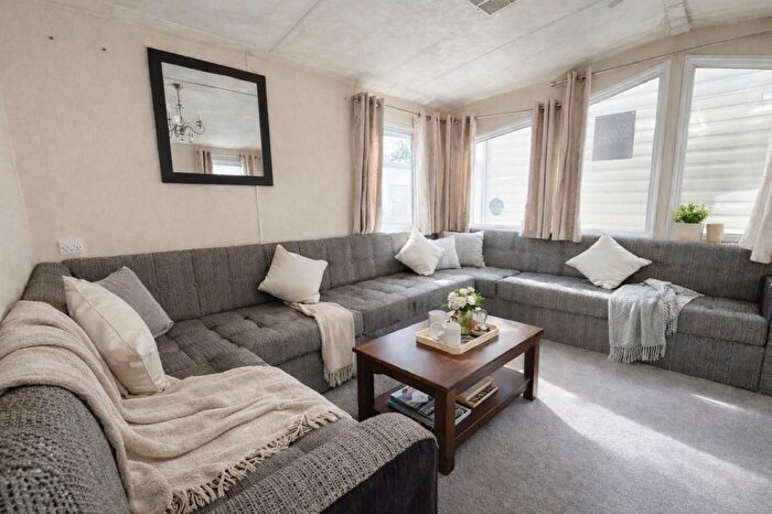 2 Bedroom Park Home For Sale In Carlton, Saxmundham, IP17