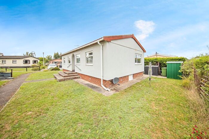 2 Bedroom Park Home For Sale In Foxhall Road, Rushmere St. Andrew, Ipswich, IP4