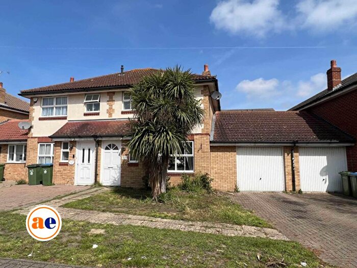 3 Bedroom House For Sale In Ware Point Drive, West Thamesmead. ** Video & D Floorplan Available **, SE28