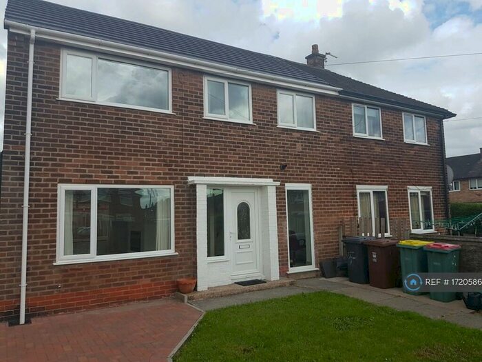2 Bedroom End Of Terrace House To Rent In Heathfield Drive, Ribbleton, Preston, PR2