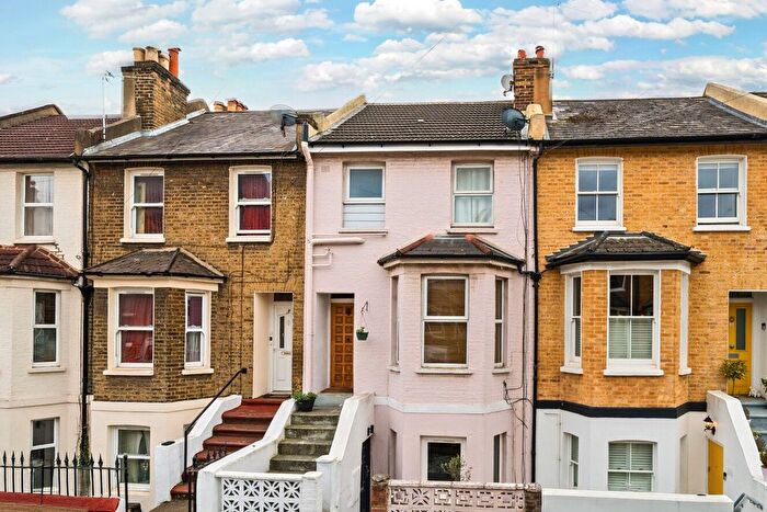 1 Bedroom Flat For Sale In Waite Davies Road, London, SE12