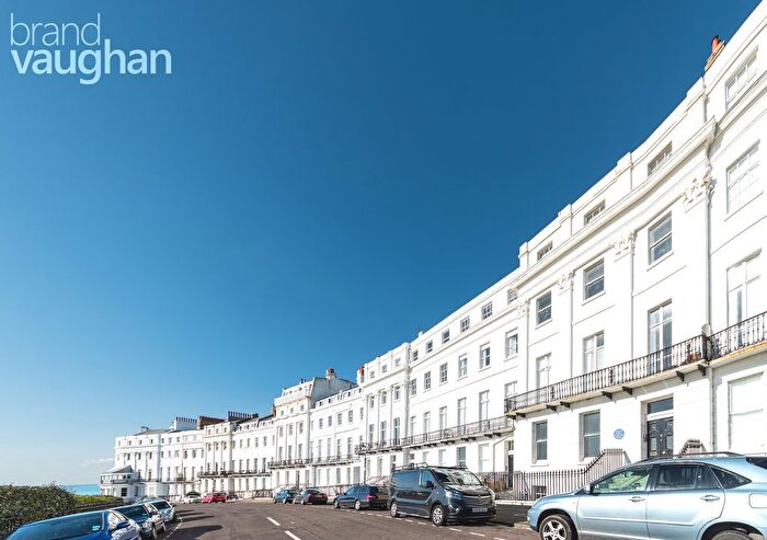 3 Bedroom Flat To Rent In Lewes Crescent, Brighton, BN2