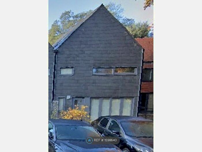 2 Bedroom Semi-Detached House To Rent In Blundells Square, Tiverton, EX16