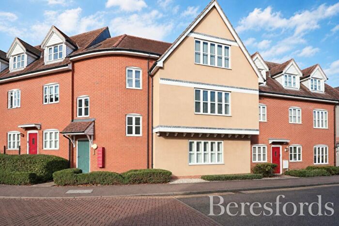 2 Bedroom Apartment For Sale In White Hart Way, Dunmow, CM6