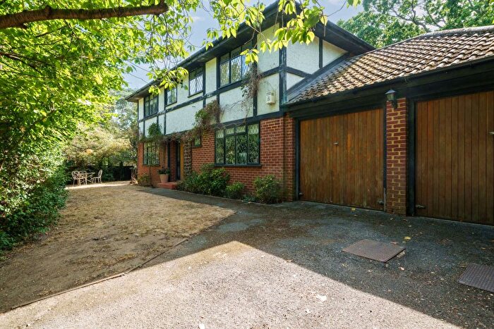 4 Bedroom Detached House For Sale In Almer Road, Wimbledon, London, SW20