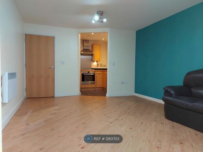 1 Bedroom Flat To Rent In Hart Street, Maidstone ME16