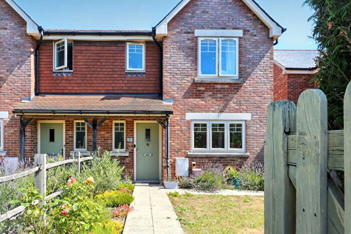 3 Bedroom Semi-Detached House For Sale In Winchester Road, Upham, SO32