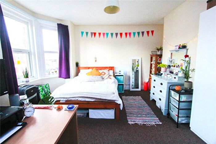 5 Bedroom Terraced House To Rent In Newcombe Road, Southampton, Hampshire, SO15