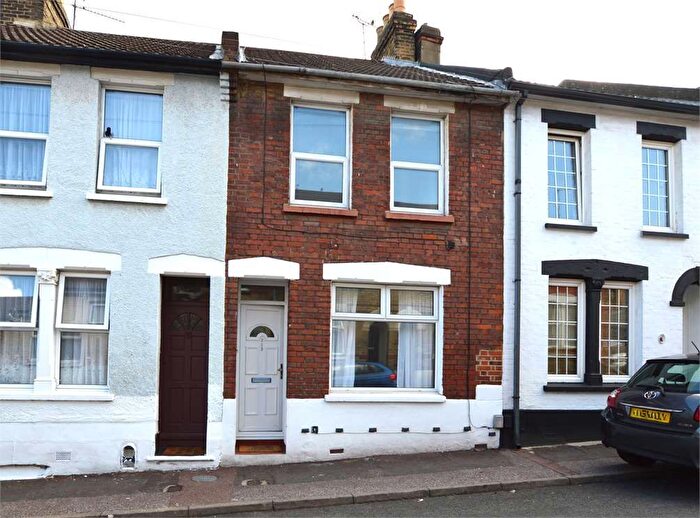 2 Bedroom Terraced House To Rent In Dale Street, Chatham, ME4