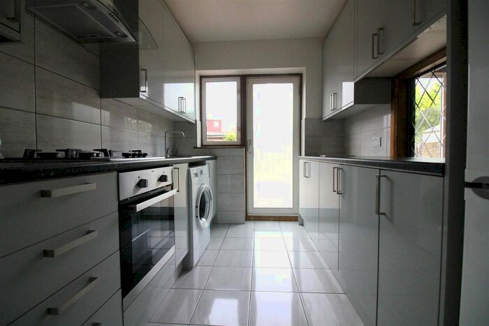 5 Bedroom Property To Rent In Byron Avenue, Hounslow, TW4