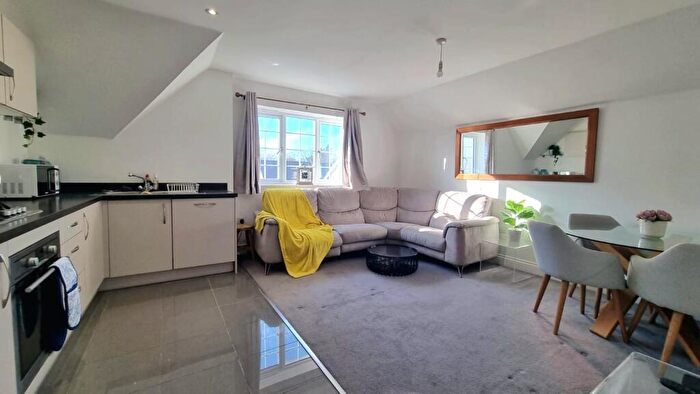 2 Bedroom Apartment For Sale In Jasmine Square, Reading, RG5