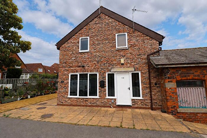 2 Bedroom Flat For Sale In Hudson Court, Market Weighton, York, YO43