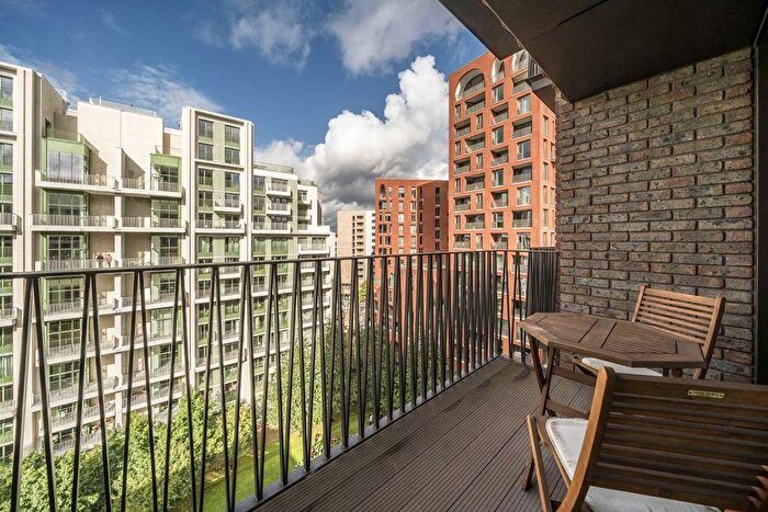 3 Bedroom Flat To Rent In Lewis Cubitt Walk, London, N1C