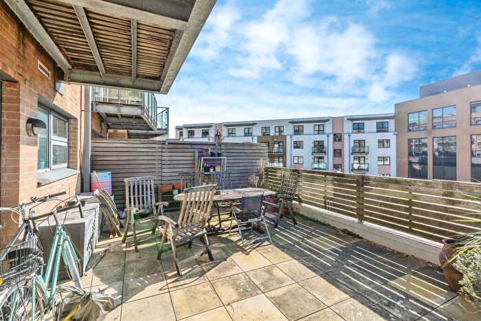 1 Bedroom Apartment For Sale In Deanery Road, Bristol, BS1