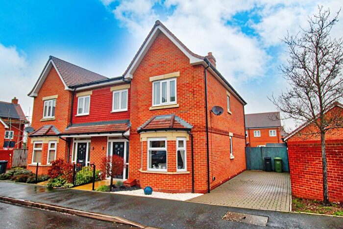 4 Bedroom Semi Detached House For Sale In Gregorys Bank, Worcester, WR3