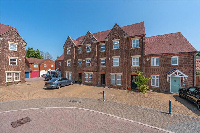 3 Bedroom House For Sale In Chartwell Drive, Maidstone, Kent, ME16