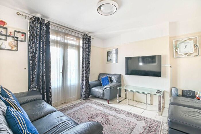 3 Bedroom Flat For Sale In Harrow Road, Wembley, HA9