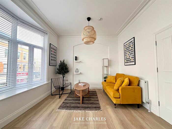 1 Bedroom Flat To Rent In High Street, Hornsey, London, N8