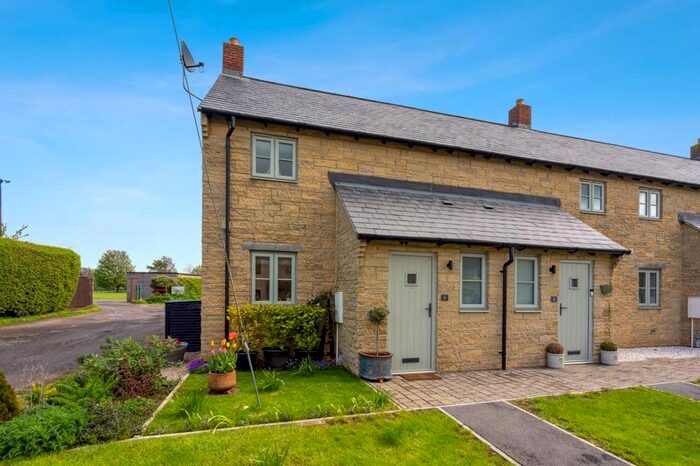 2 Bedroom End Of Terrace House For Sale In Covert Close, Fritwell, OX27