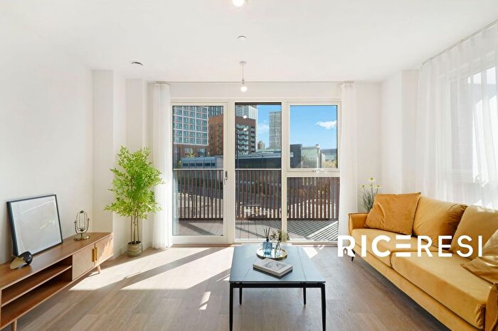 2 Bedroom Flat To Rent In Horn Lane Acton, London, W3