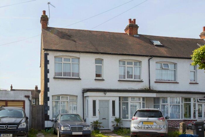 3 Bedroom Semi-Detached House To Rent In Avery Gardens, Gants Hill, Essex, IG2