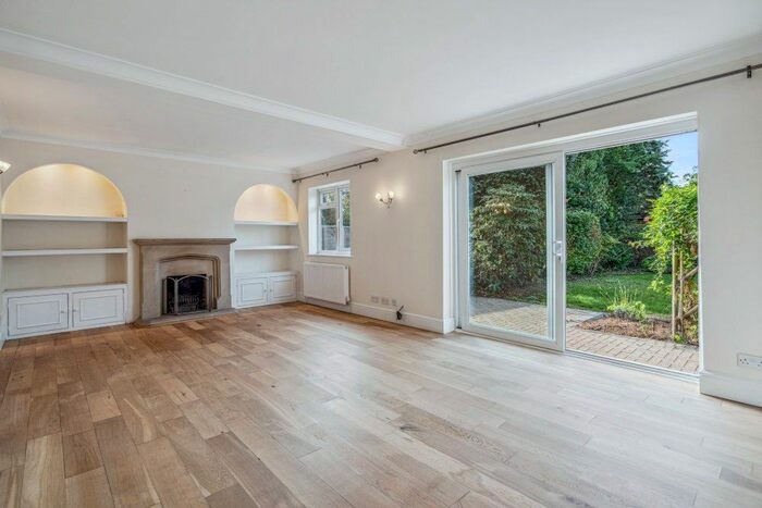 5 Bedroom Detached House To Rent In Gaviots Way, Gerrards Cross, Buckinghamshire, SL9