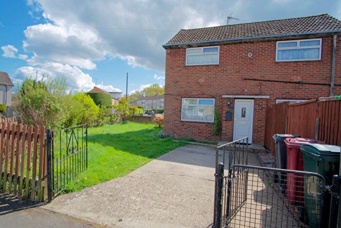 2 Bedroom Semi Detached House To Rent In Usk Road, Reading, RG30