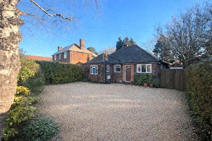 2 Bedroom Bungalow For Sale In Prospect Road, Farnborough, Hampshire, GU14