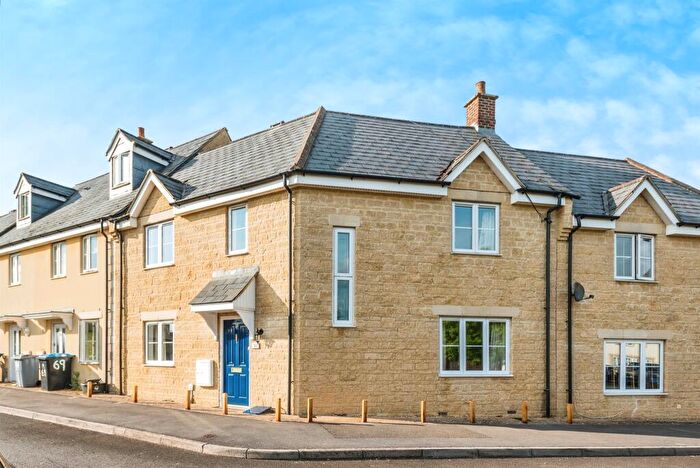 4 Bedroom Terraced House For Sale In Saffron Crescent, Carterton, OX18