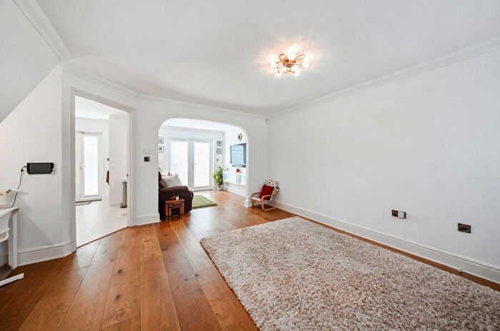 4 Bedroom Detached House For Sale In Southcote Park, Camberley, Surrey, GU15