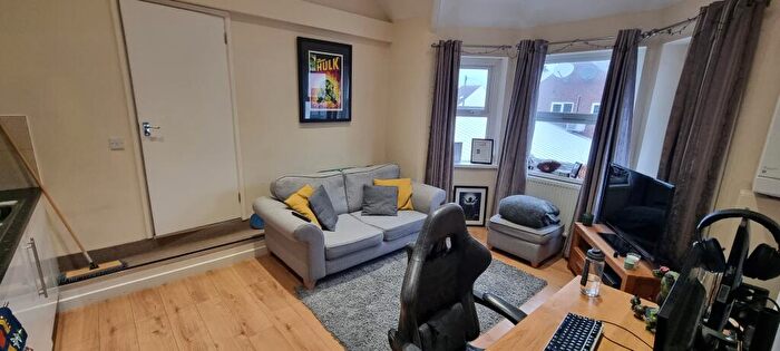 1 Bedroom Flat To Rent In High Street, Farnborough, GU14
